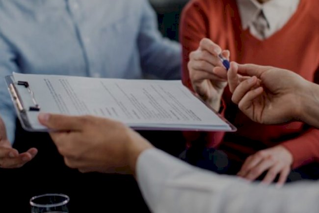 Kiralamayı yapan iki arkadaşsa kontratta üçüncü bir kefilin olması en doğru yaklaşımdır.